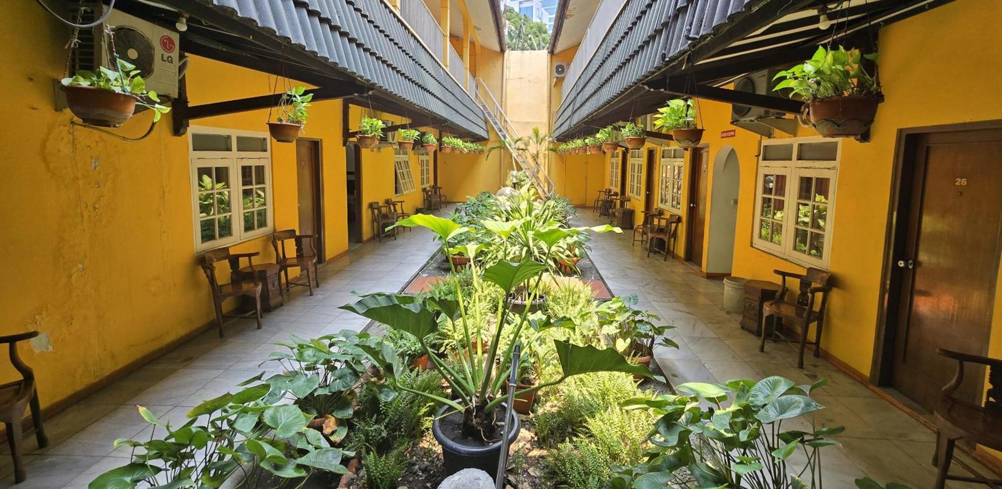 Hotel Tugu Asri ジャカルタ エクステリア 写真